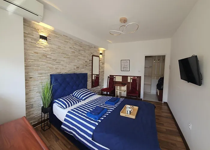 Sea View Slavia 公寓